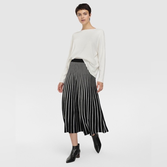 MaxMara Striped Pattern Knit Skirt - Picture 3 of 13